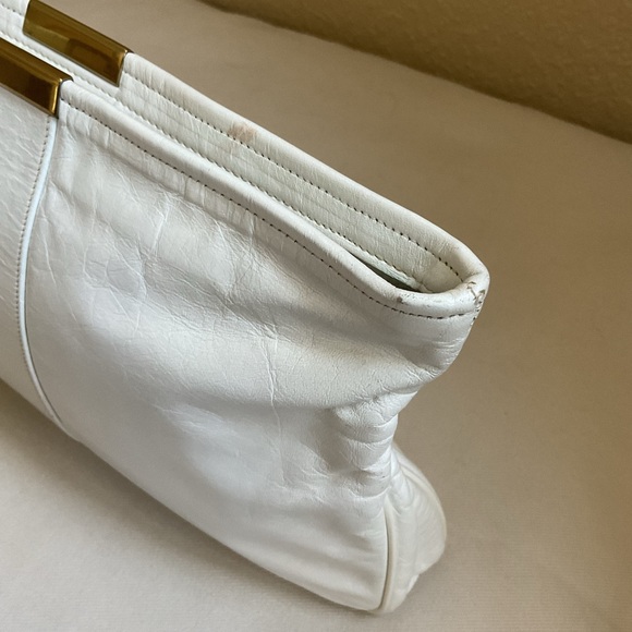 Vintage 70's Dove Zipper White Leather Understated Clutch Purse Bag - Picture 4 of 9